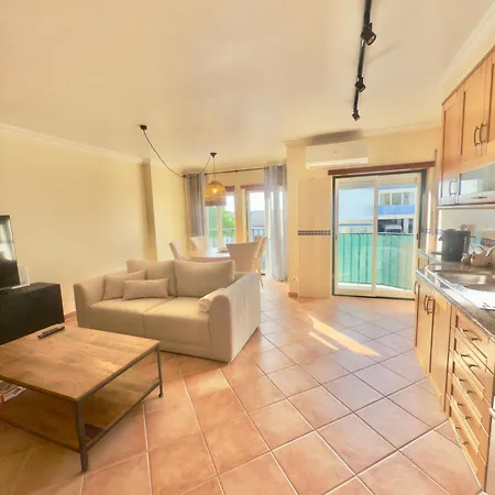 Casa De Sousa-refugio De Surf Entre Peniche E Ericeira Apartment A dos Cunhados