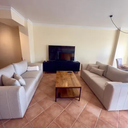 Casa De Sousa-refugio De Surf Entre Peniche E Ericeira * A dos Cunhados