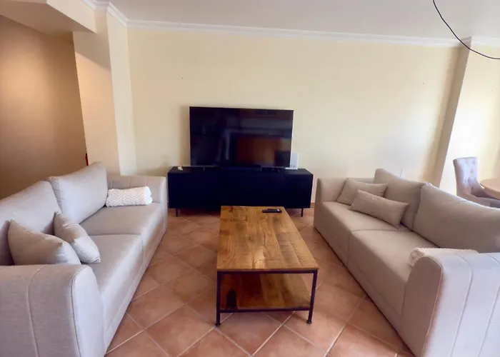 Casa De Sousa-refugio De Surf Entre Peniche E Ericeira * A dos Cunhados